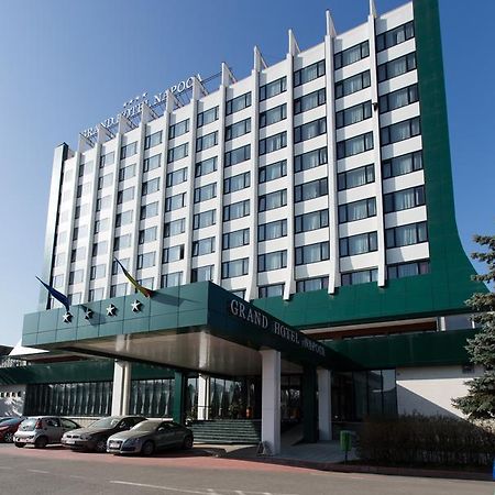 แกรนด์ โฮเต็ล นาโปกา Hotel คลูจ-นาโปกา ภายนอก รูปภาพ