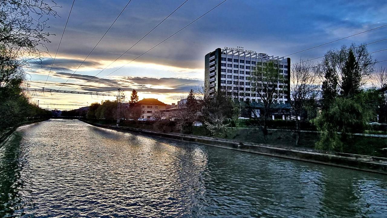 แกรนด์ โฮเต็ล นาโปกา Hotel คลูจ-นาโปกา ภายนอก รูปภาพ